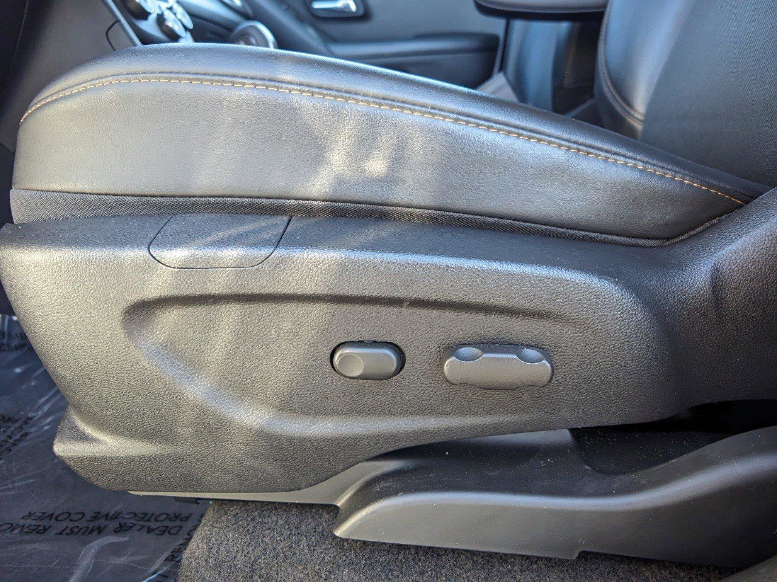 Used 2022 Chevrolet Trax LT w/ LT Convenience Package image 20