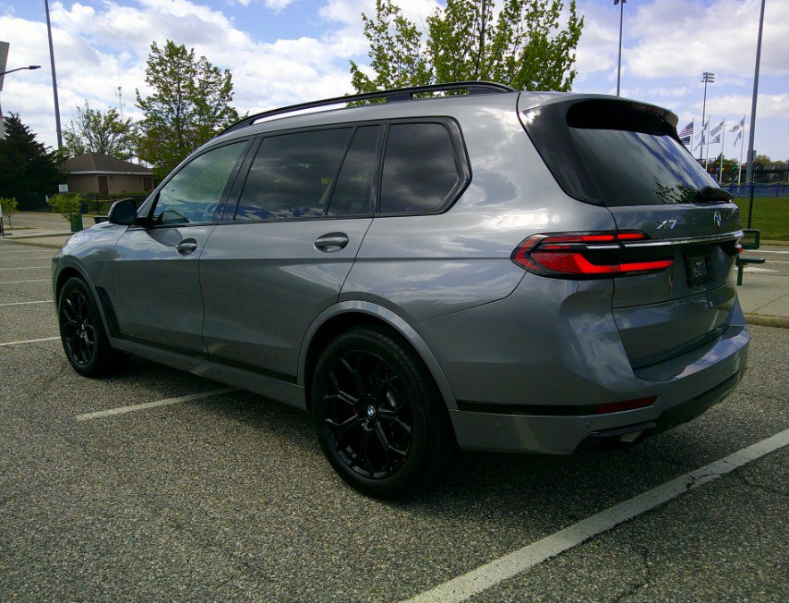 Used 2023 BMW X7 xDrive40i AWD/4WD image 34