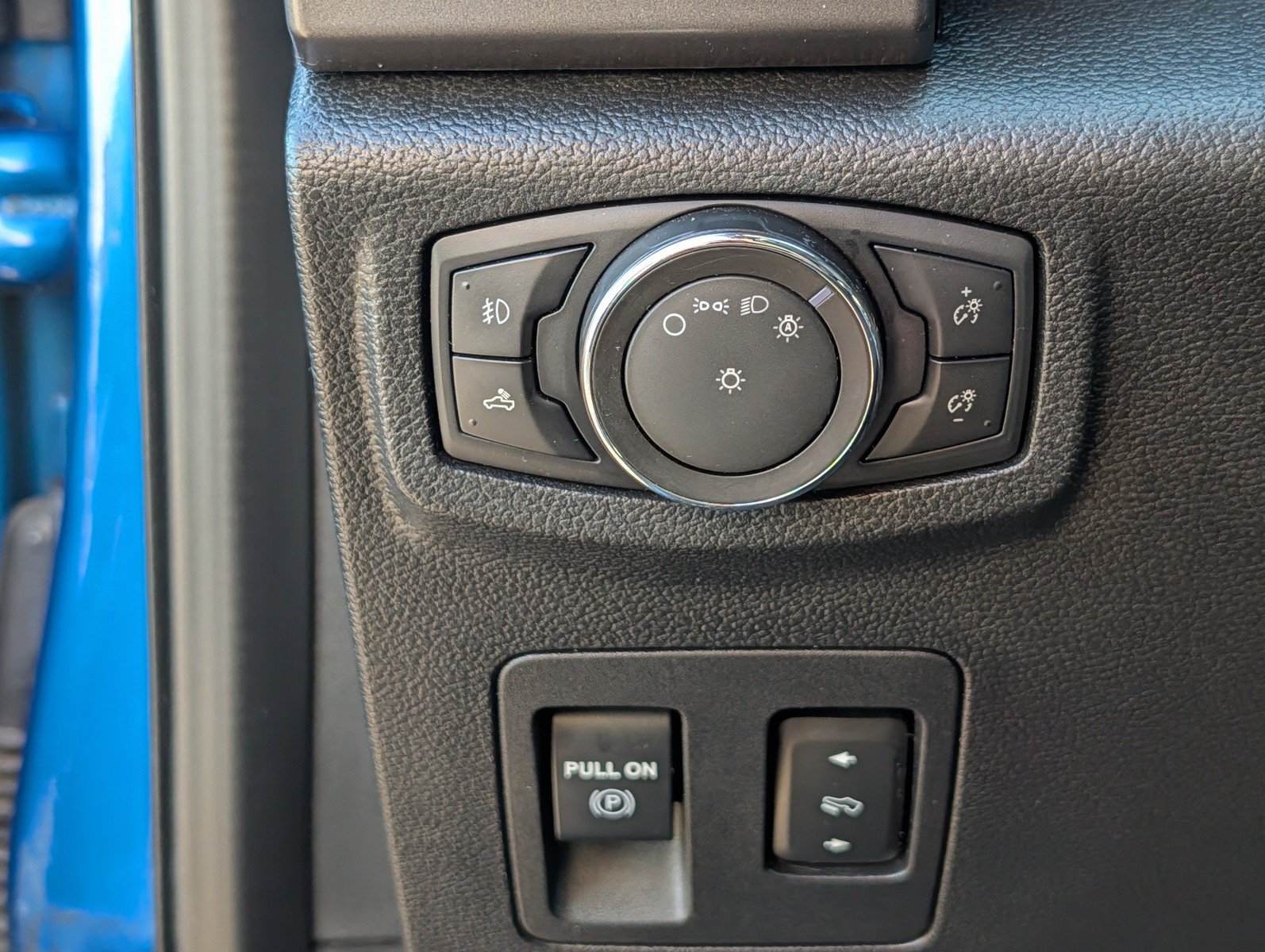 Used 2020 Ford F150 XLT w/ Equipment Group 302A Luxury AWD/4WD image 14