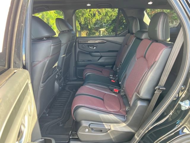 New 2025 Honda Pilot Black Edition image 17