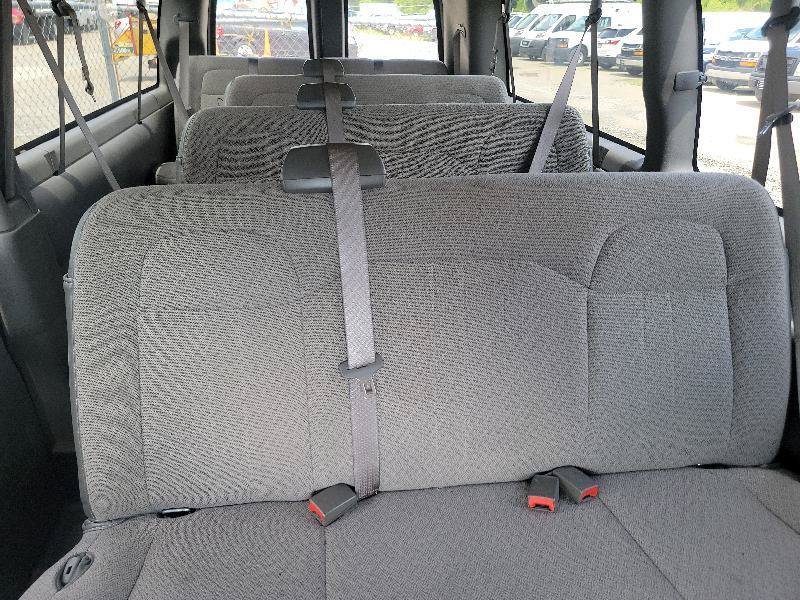 Used 2025 Chevrolet Express 3500 LT w/ LT Preferred Equipment Group RWD image 12