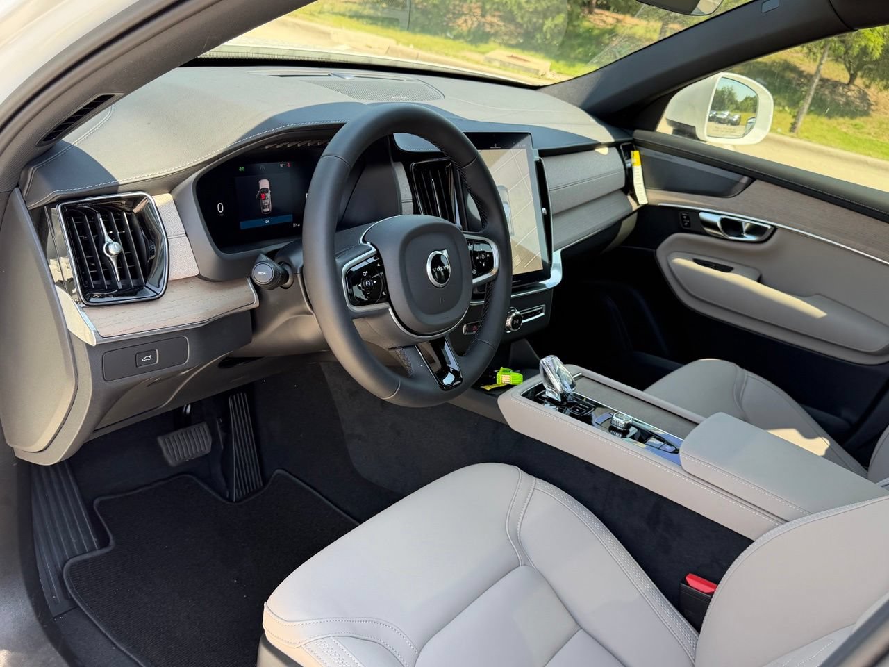 New 2026 Volvo XC90 B5 Plus AWD/4WD image 11