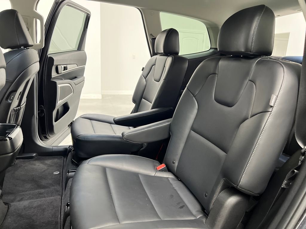Used 2025 Kia Telluride S image 13