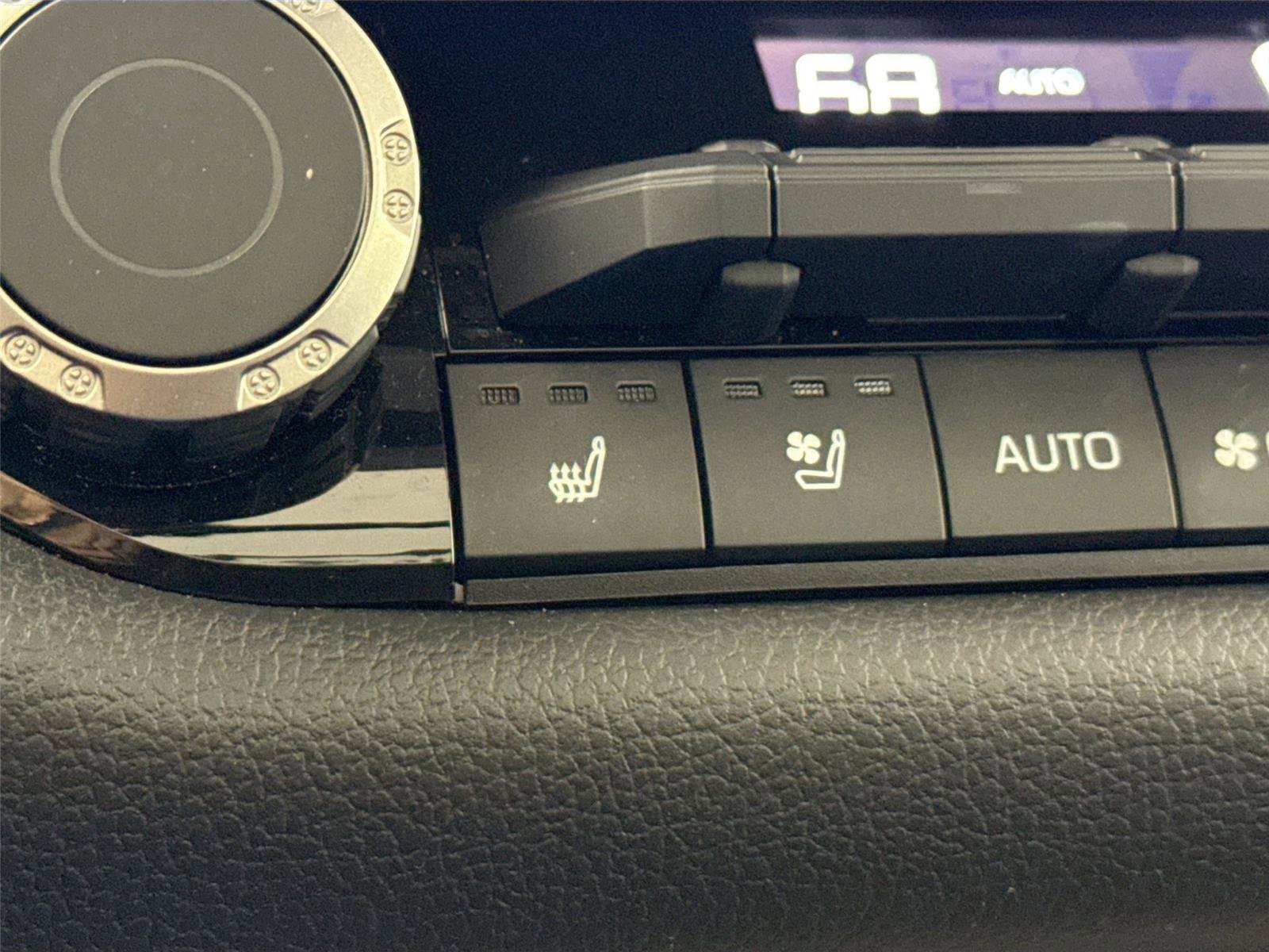 Certified 2024 Toyota Sequoia Limited image 33