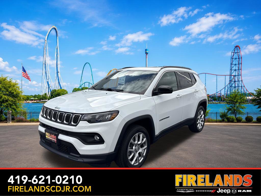 Used 2023 Jeep Compass Latitude w/ Sun and Sound Group AWD/4WD image 1