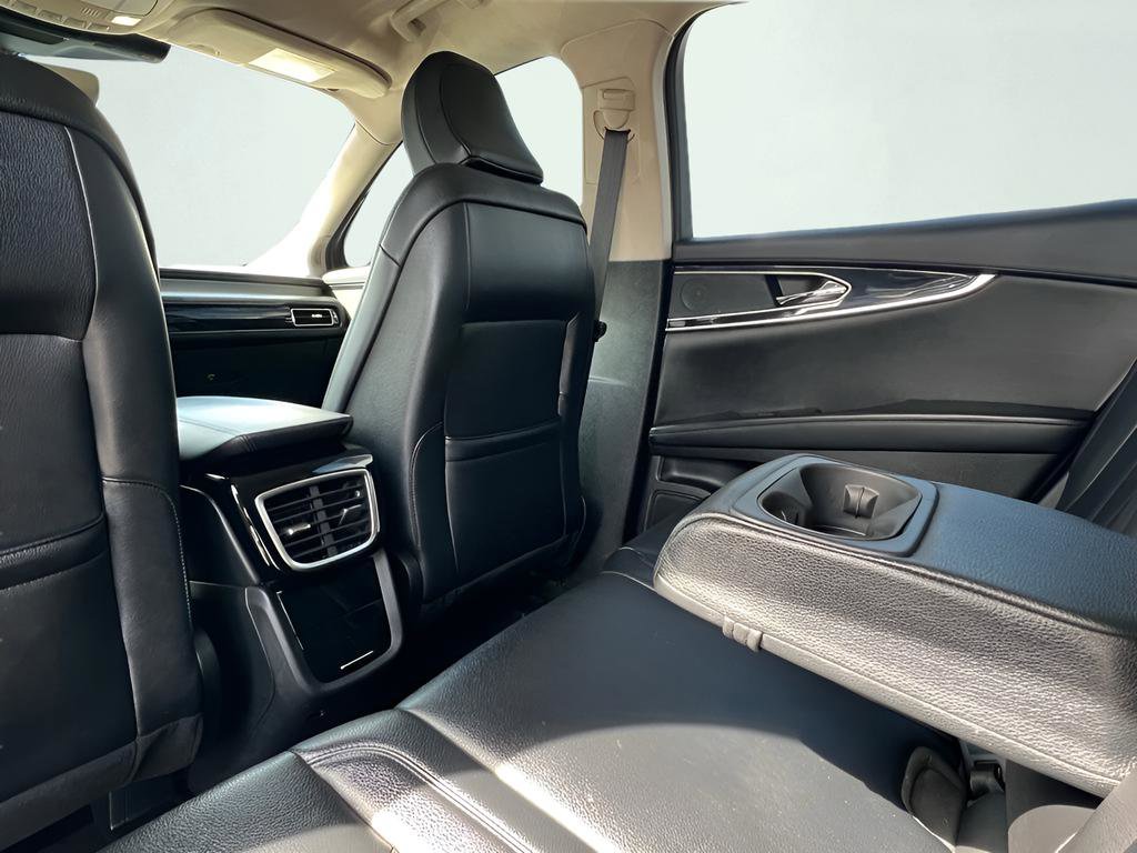 Used 2022 Lincoln Nautilus FWD image 19
