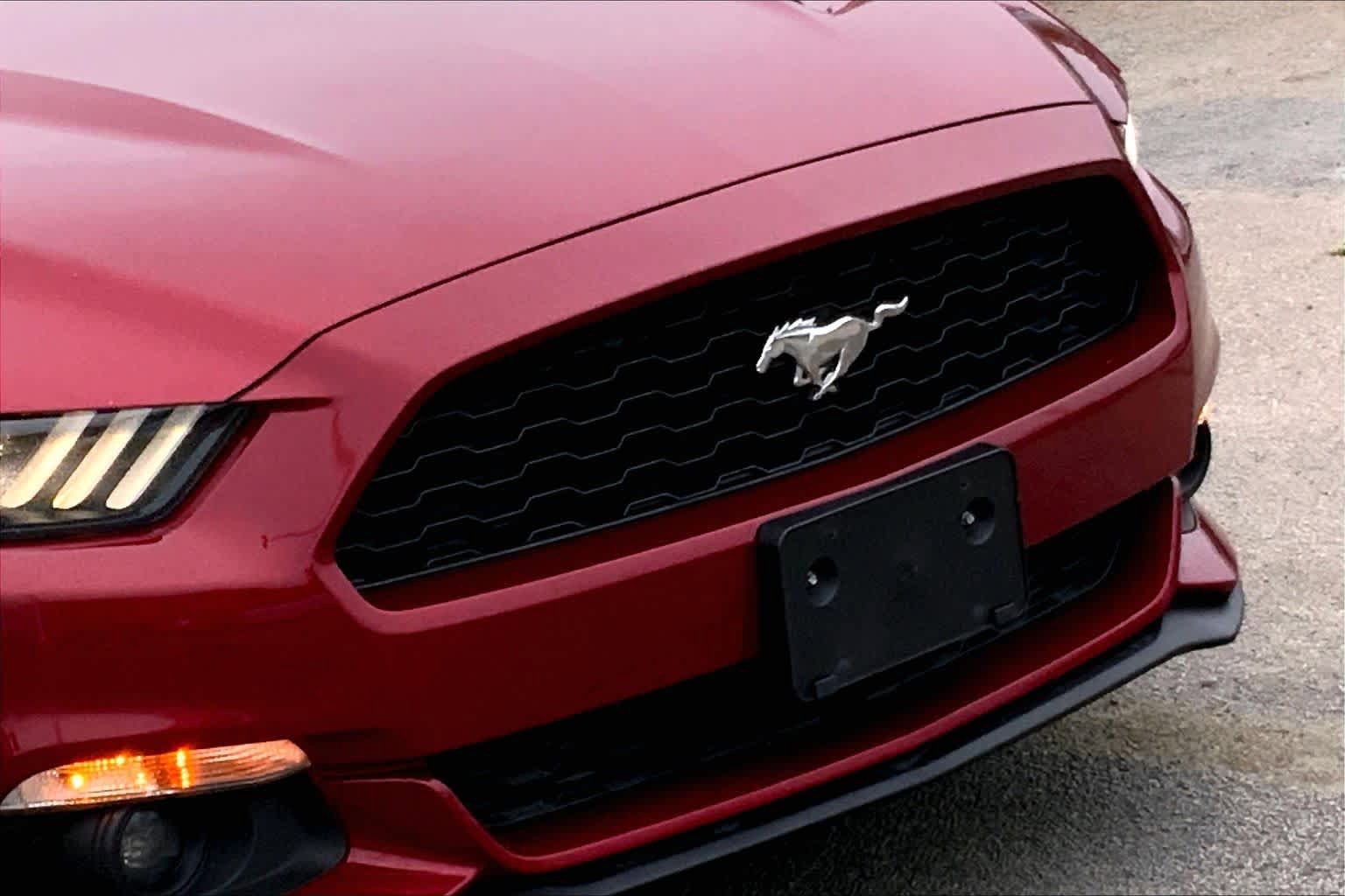 Used 2017 Ford Mustang Coupe RWD image 23