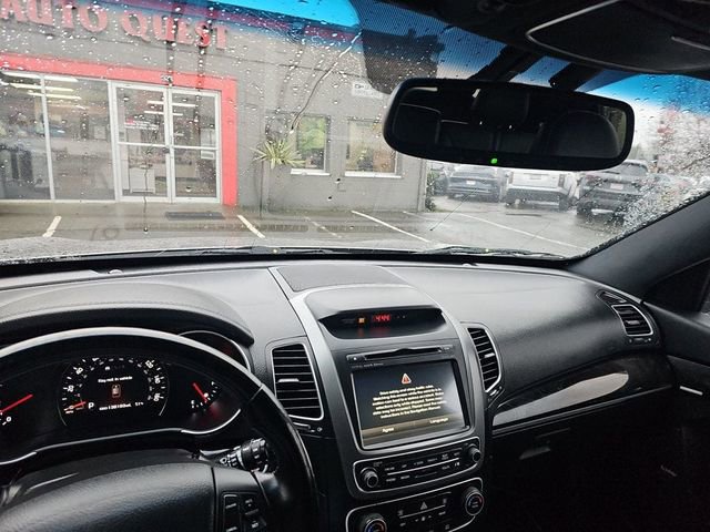 Used 2015 Kia Sorento SX image 29