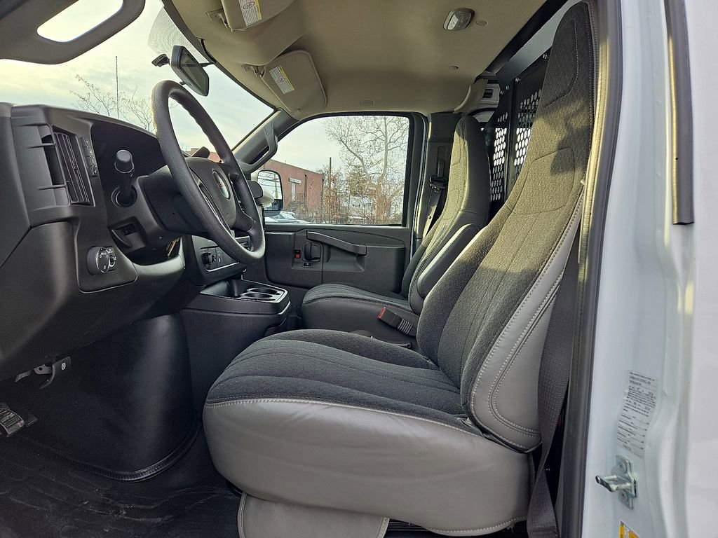 Used 2024 GMC Savana 2500 w/ Driver Convenience Package image 19