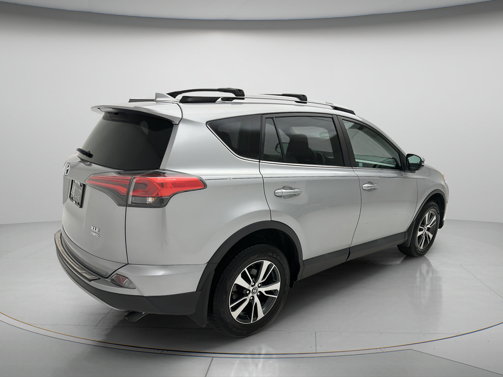 Used 2018 Toyota RAV4 XLE w/ Plus Extra Value Package AWD/4WD image 5