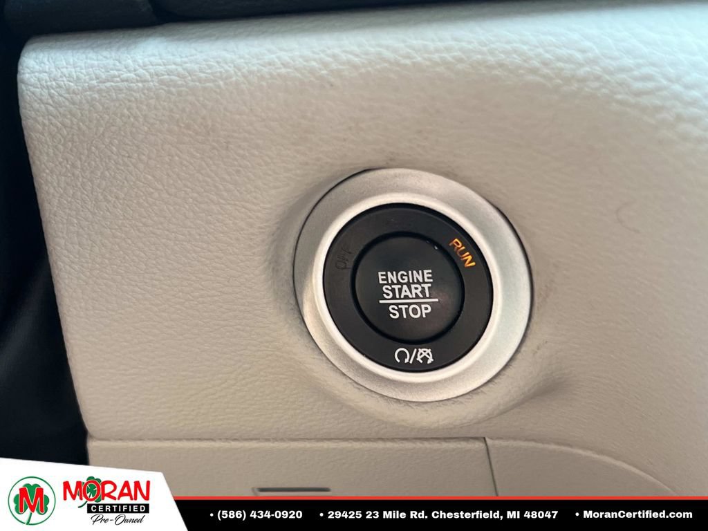Used 2023 Chrysler Pacifica Touring-L FWD image 24