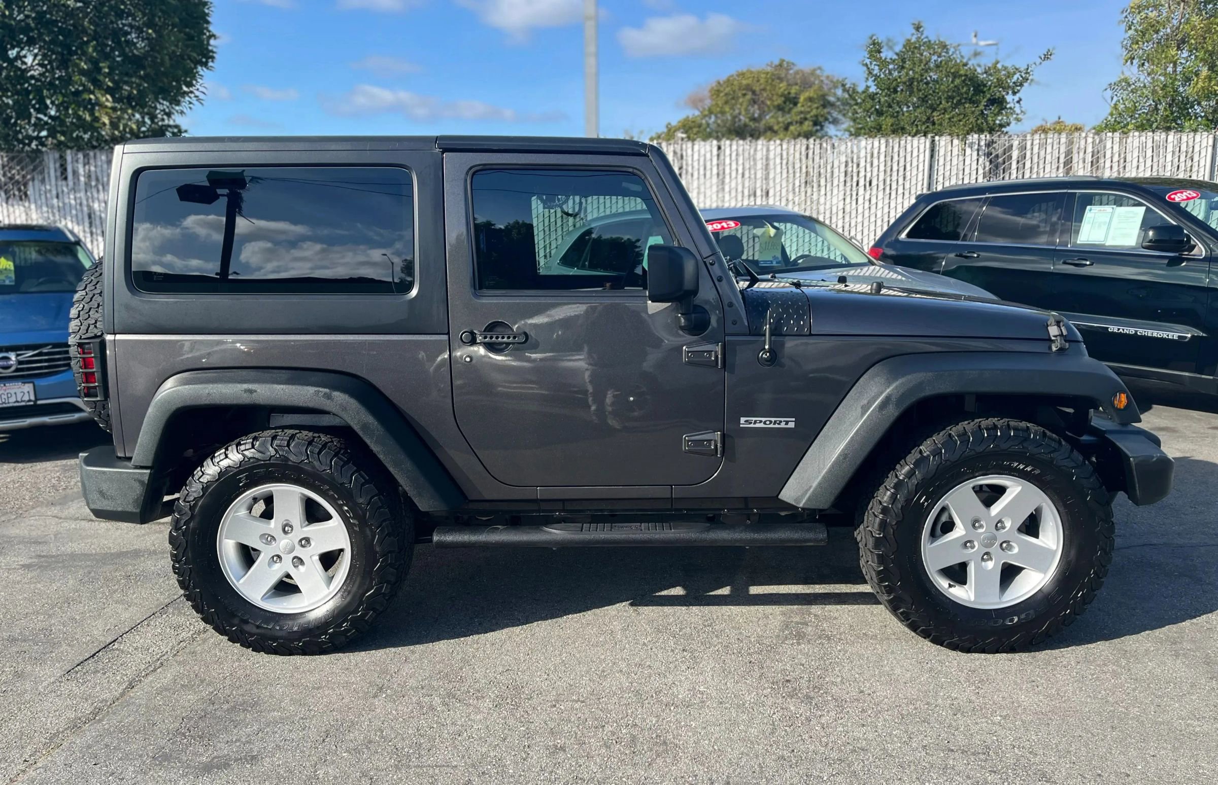 Used 2018 Jeep Wrangler Sport AWD/4WD image 8