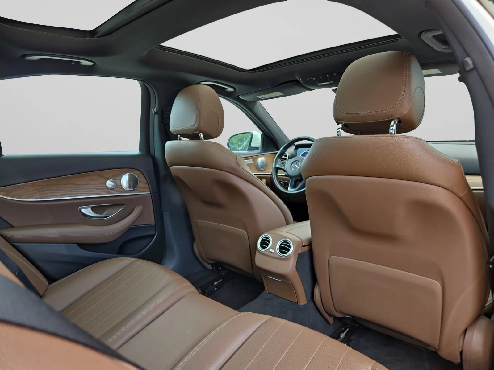 Used 2018 Mercedes-Benz E 300 image 30