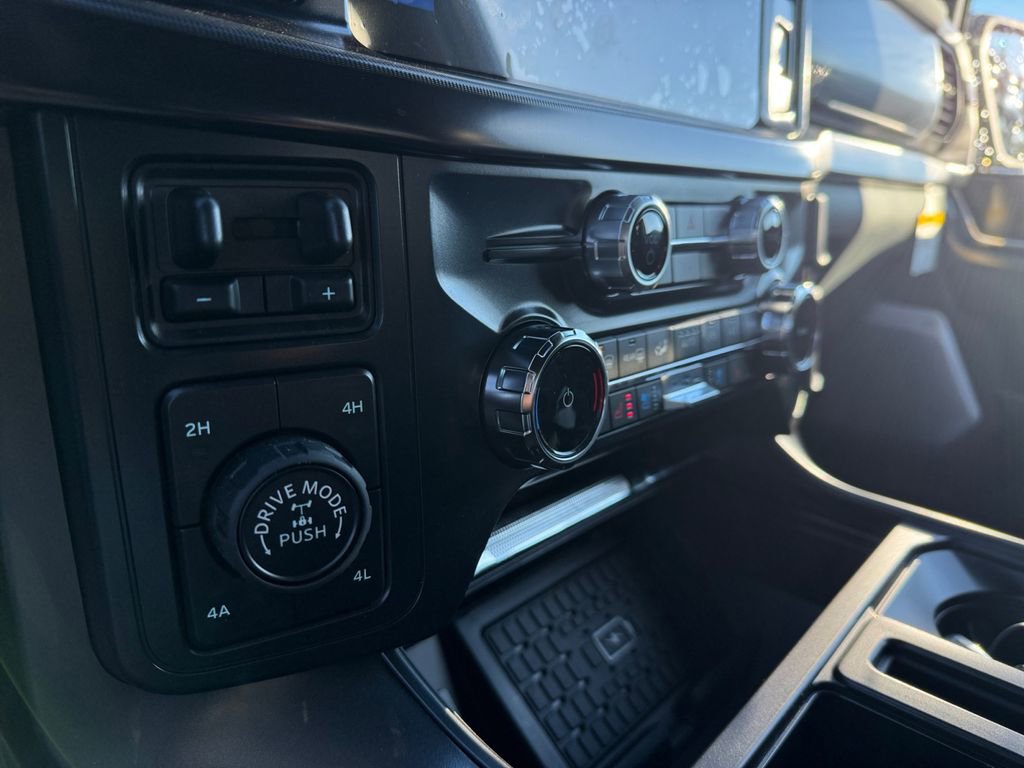 New 2025 Ford F150 Lariat w/ Equipment Group 502A High image 35