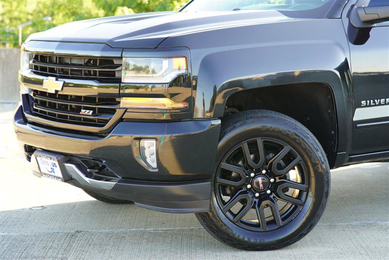 Used 2018 Chevrolet Silverado 1500 LT w/ All Star Edition AWD/4WD image 11