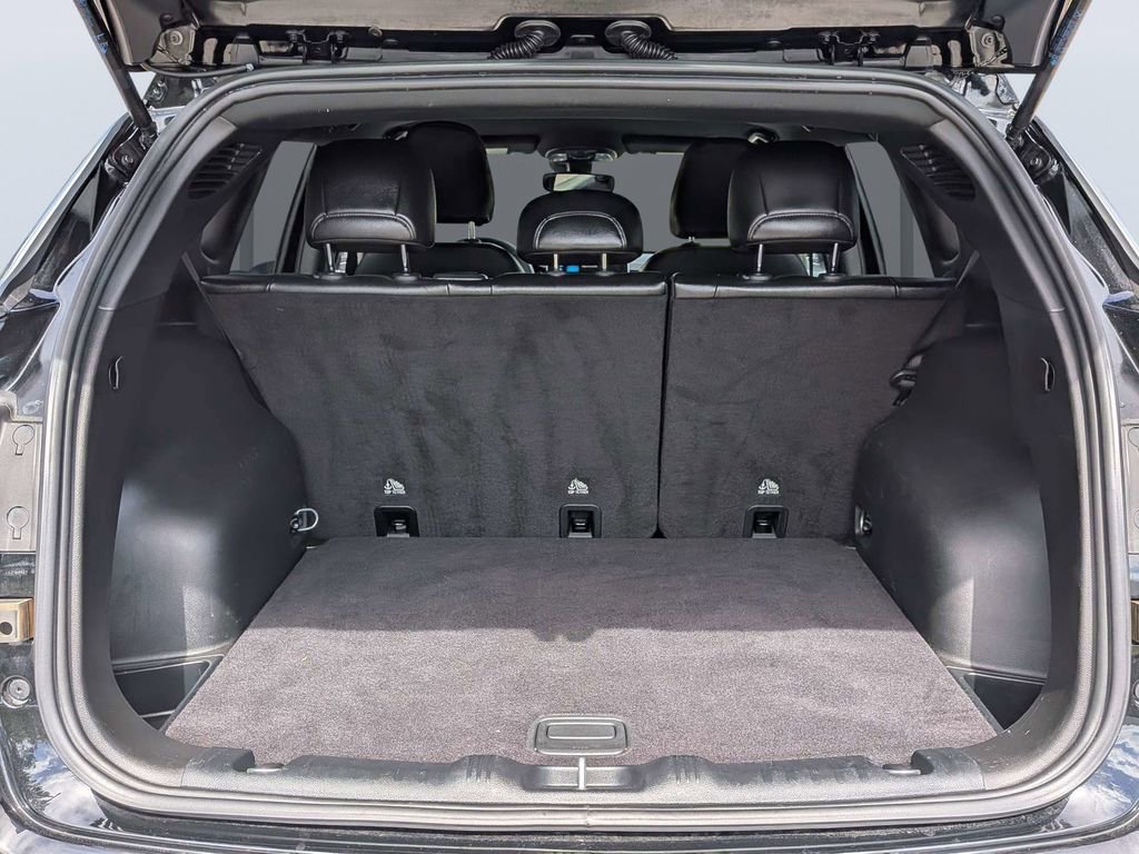 Used 2024 Jeep Compass Latitude image 12