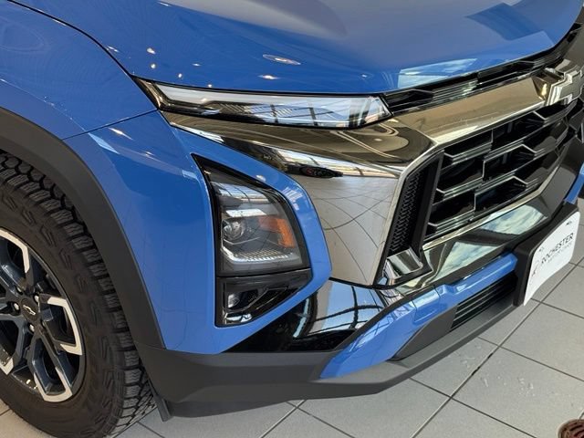 Used 2025 Chevrolet Equinox ACTIV w/ Safety and Technology Package AWD/4WD image 39