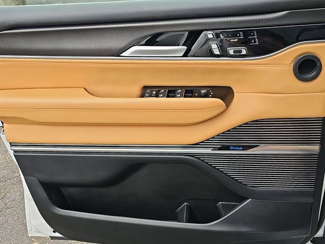 Used 2025 Jeep Grand Wagoneer Series III w/ Rear Seat Video Group 1 AWD/4WD image 24