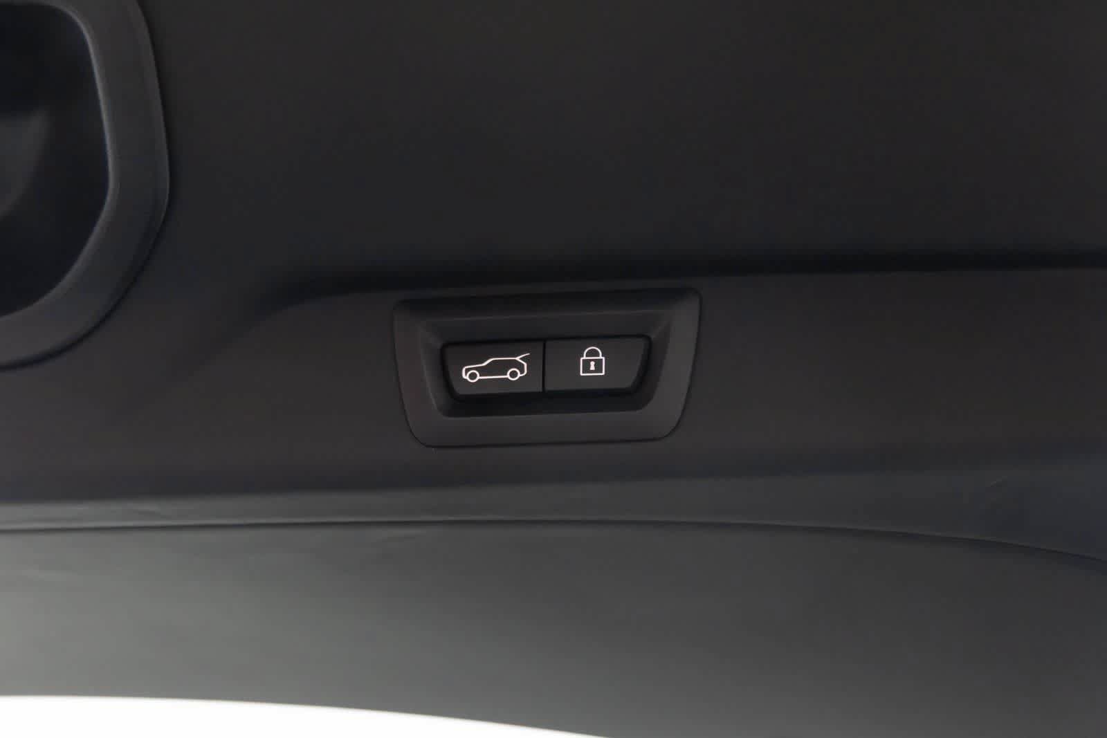 Certified 2022 Rolls-Royce Cullinan AWD/4WD image 34
