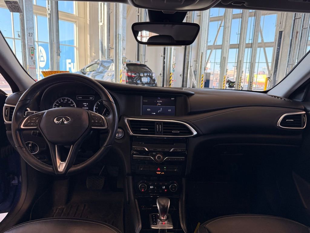 Used 2018 INFINITI QX30 Premium w/ Cargo Package image 11