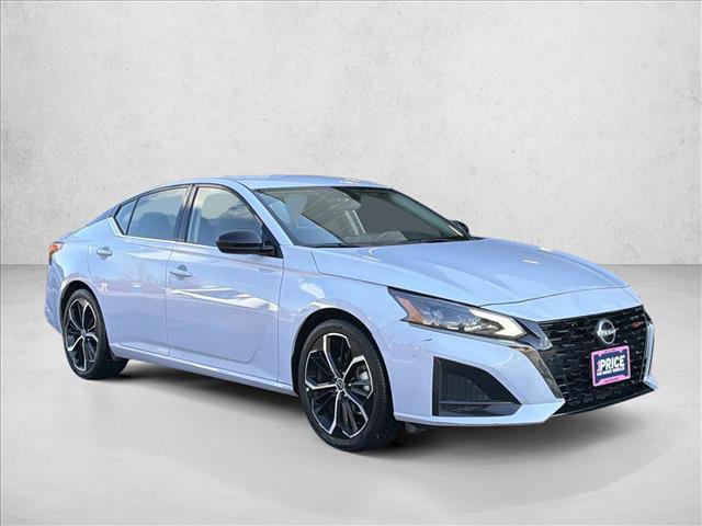 Used 2024 Nissan Altima 2.5 SR image 3