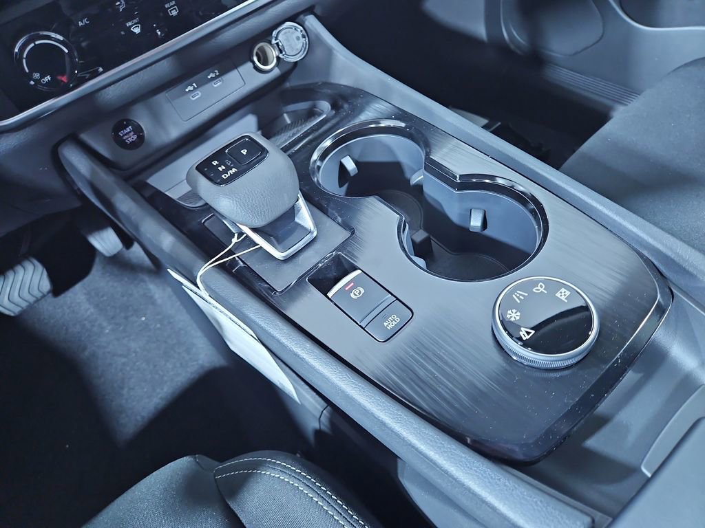 New 2025 Nissan Rogue S image 22