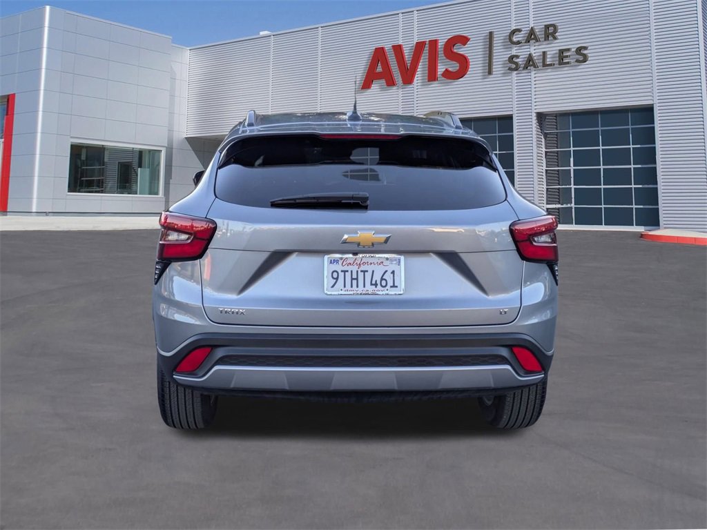 Used 2025 Chevrolet Trax LT w/ LT Convenience Package image 7