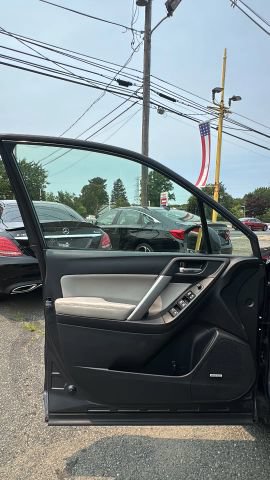 Used 2017 Subaru Forester 2.5i Limited AWD/4WD image 8