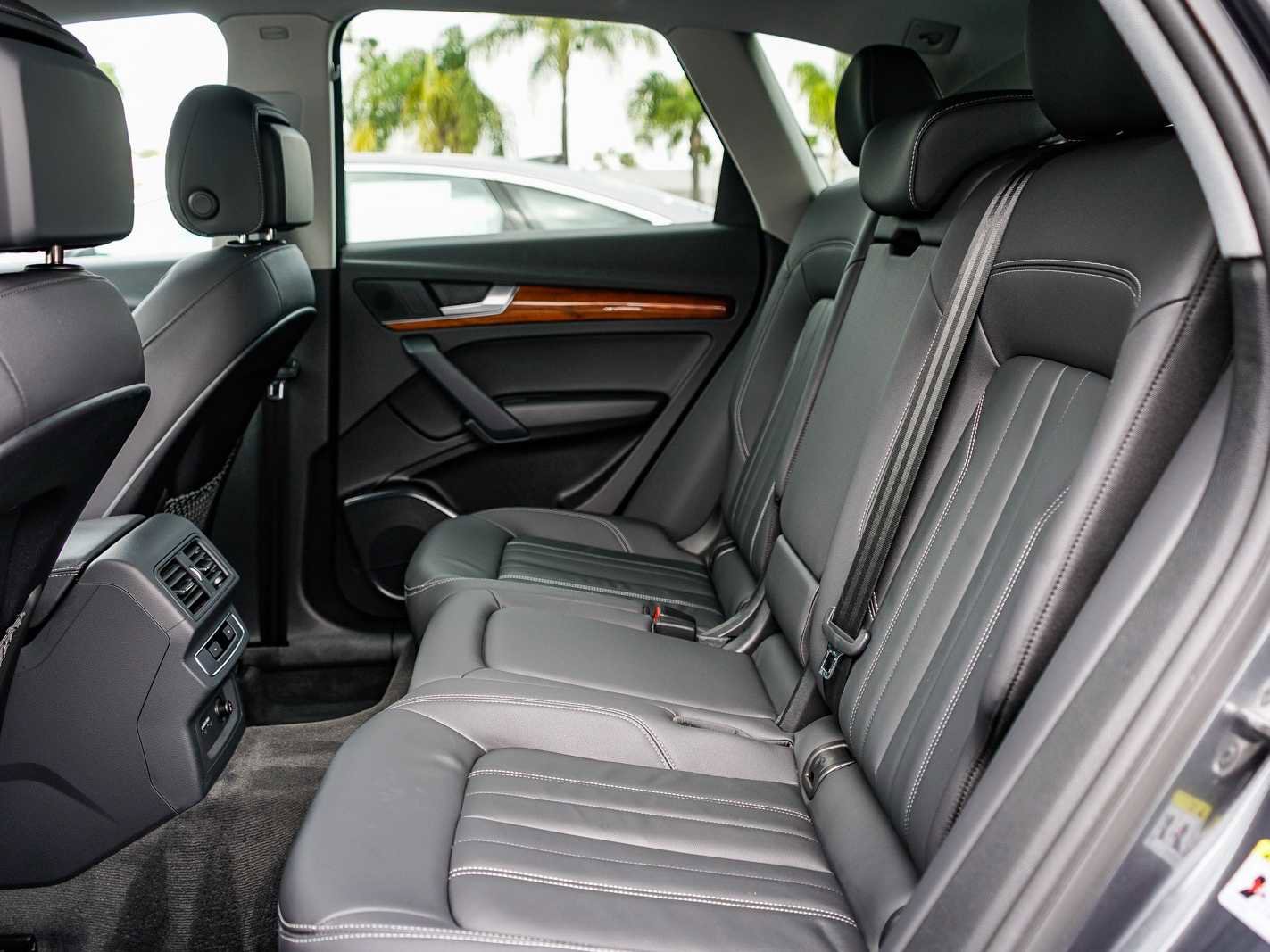 Used 2023 Audi Q5 2.0T Premium w/ Convenience Package image 17