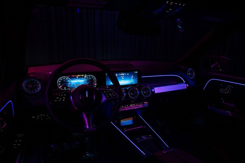 New 2025 Mercedes-Benz GLB 250 image 14