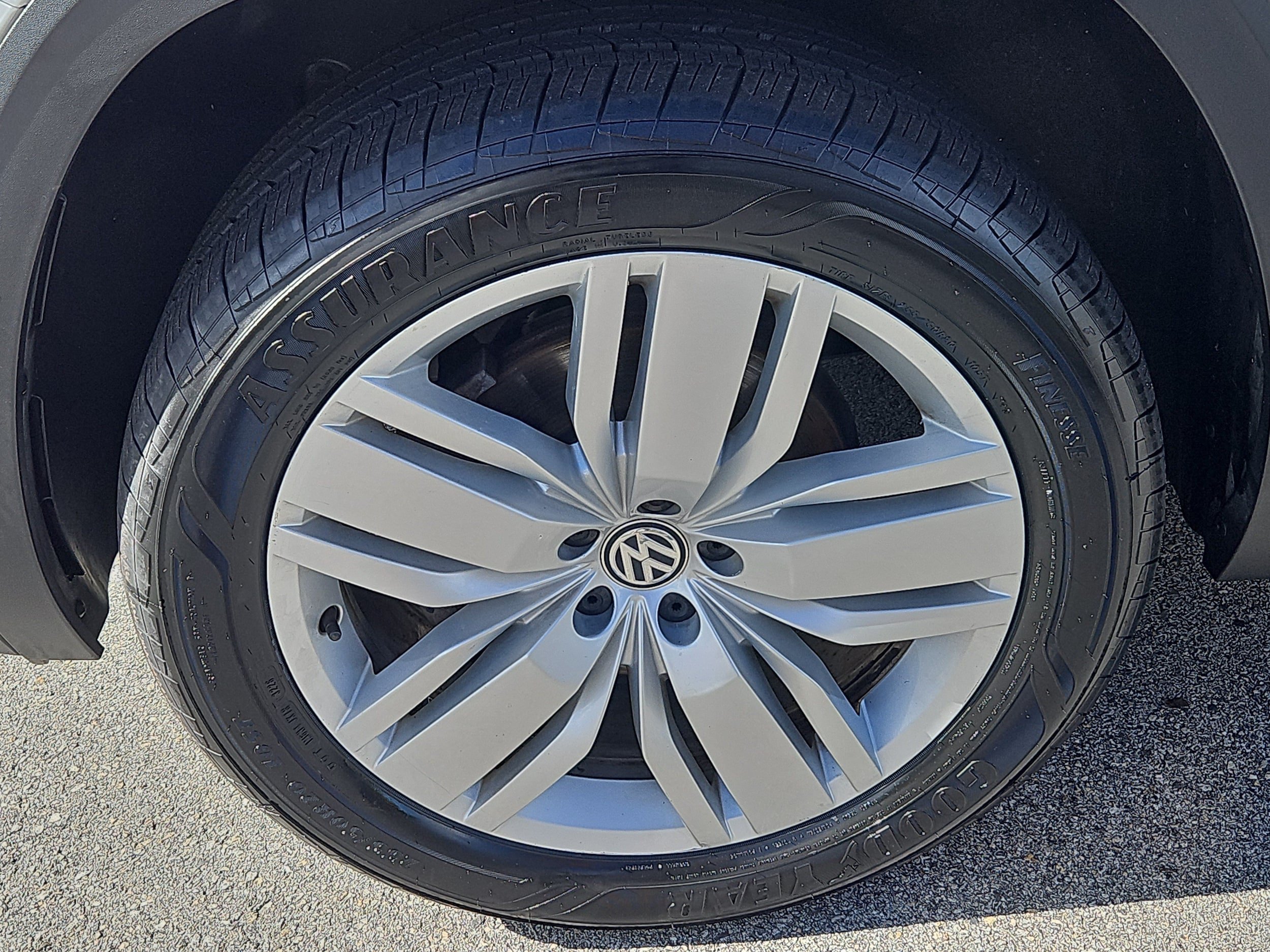 Used 2018 Volkswagen Atlas SEL Premium AWD/4WD image 4