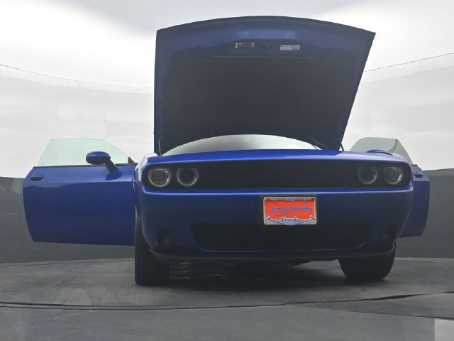 Used 2021 Dodge Challenger SXT w/ Driver Convenience Group RWD image 50