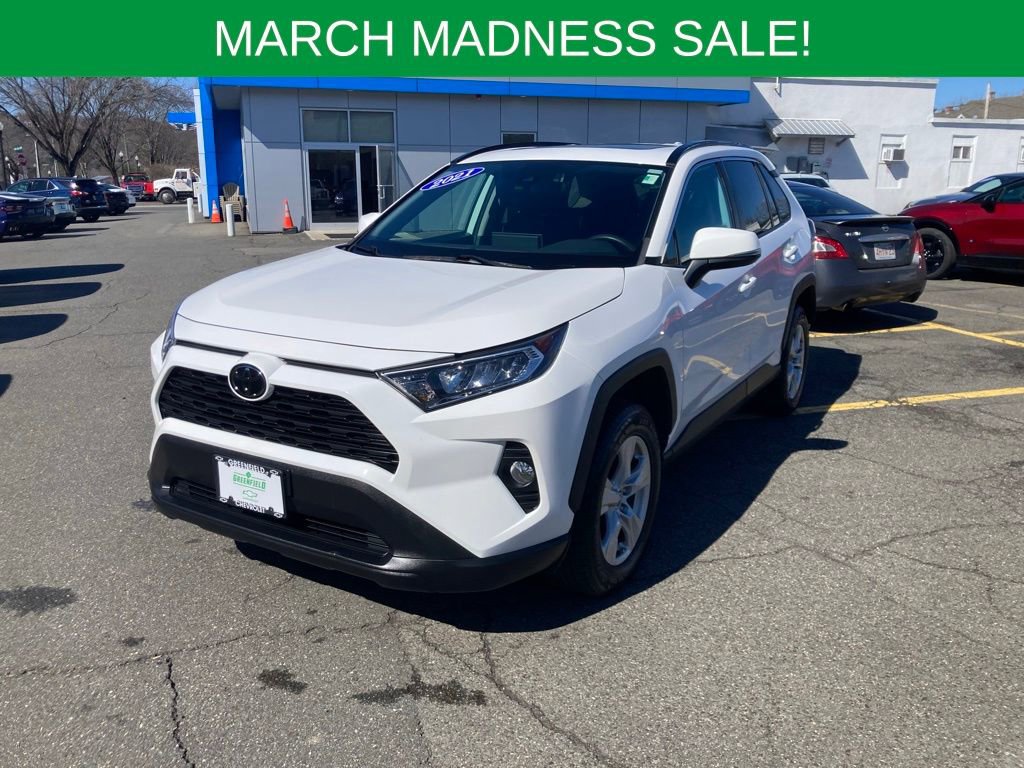 Used 2021 Toyota RAV4 XLE w/ Convenience Package image 3