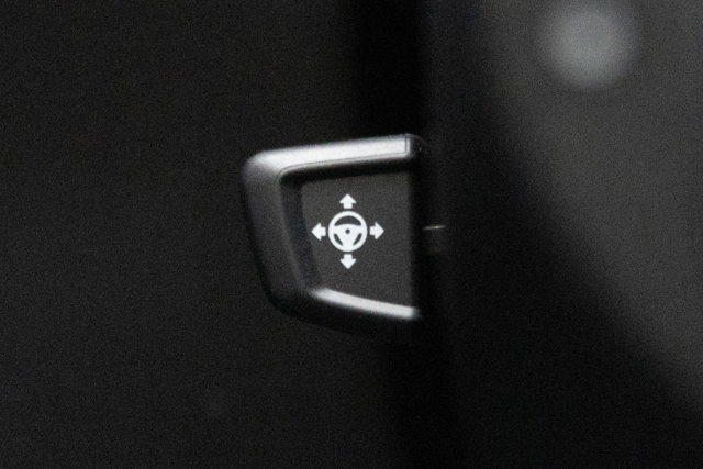 Used 2019 BMW M850i xDrive Convertible w/ Driver Assistance Package image 77