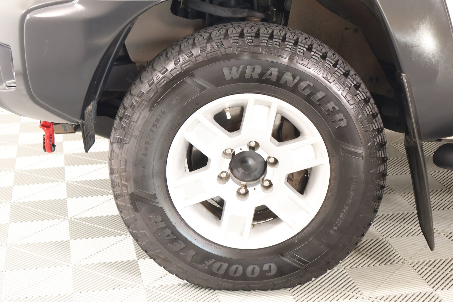 Used 2013 Toyota Tacoma 4x4 Double Cab w/ Convenience Pkg image 16