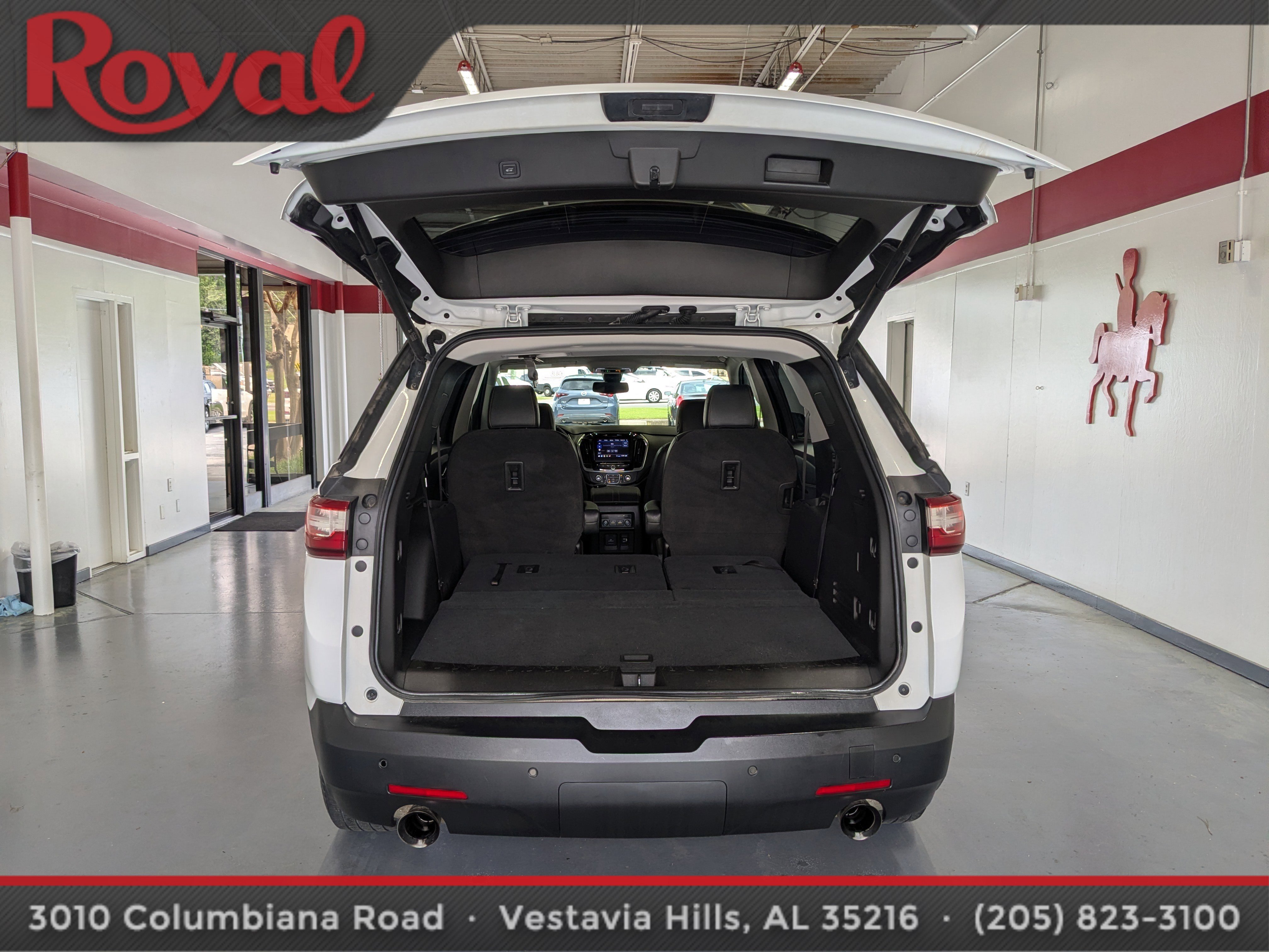 Used 2020 Chevrolet Traverse LT w/ LT Premium Package image 13