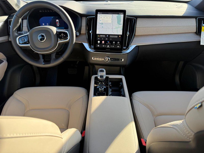 New 2026 Volvo XC90 B6 Plus w/ Protection Package image 6