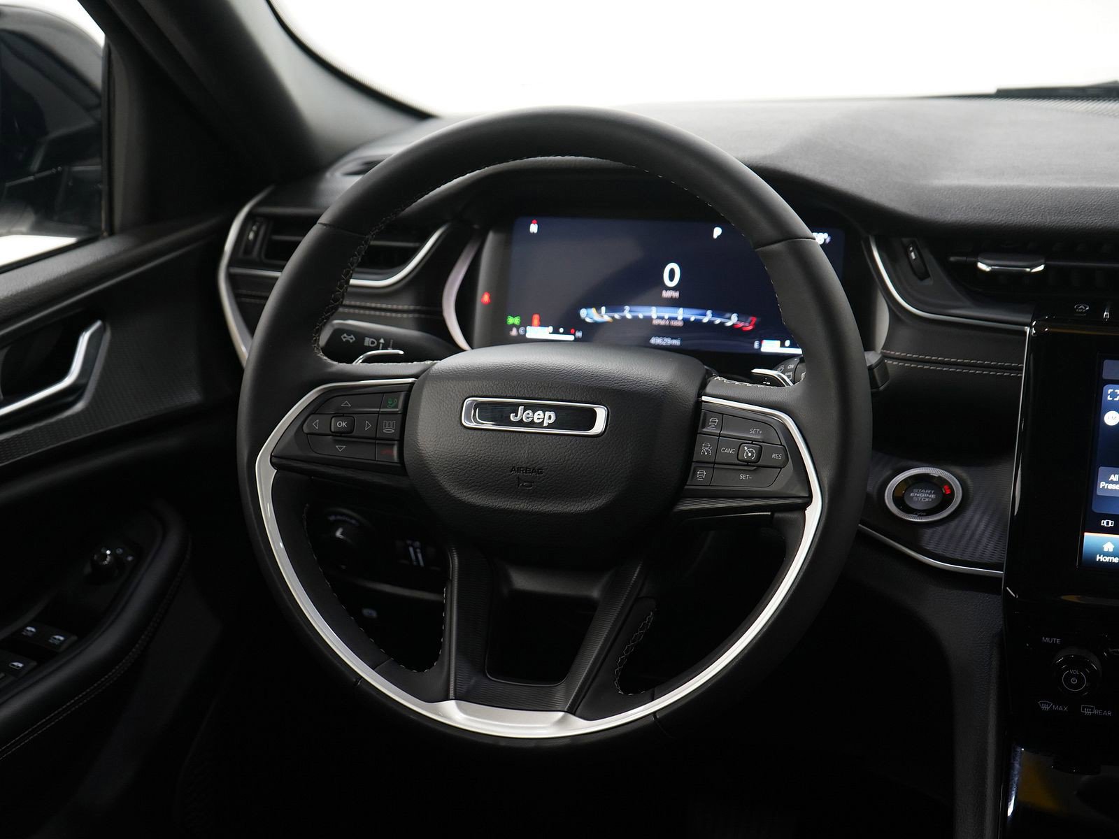 Used 2023 Jeep Grand Cherokee Altitude image 15