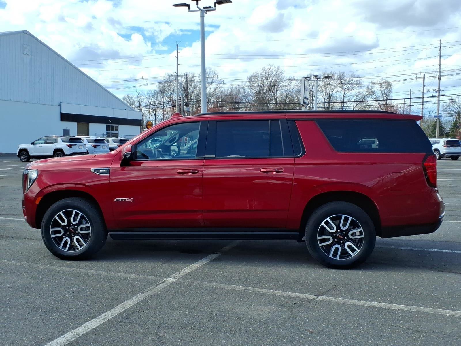 Used 2023 GMC Yukon XL AT4 w/ AT4 Premium Package image 4