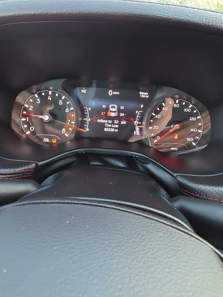 Used 2024 Jeep Compass Trailhawk AWD/4WD image 8