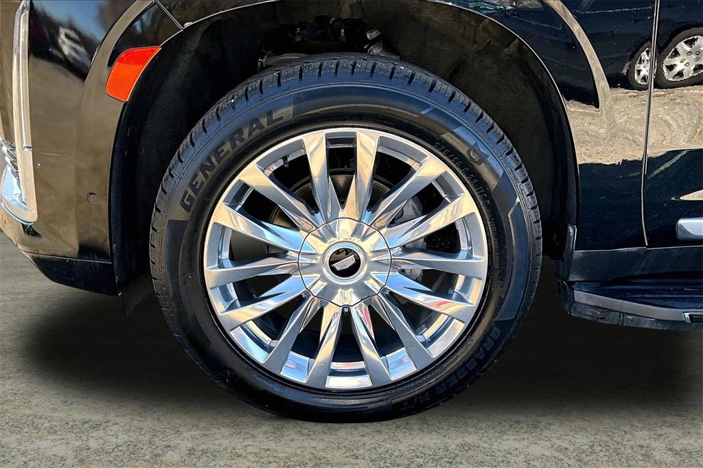 Used 2021 Cadillac Escalade Premium Luxury image 35