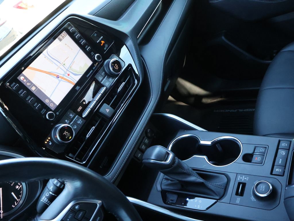 Used 2021 Toyota Highlander XSE image 20