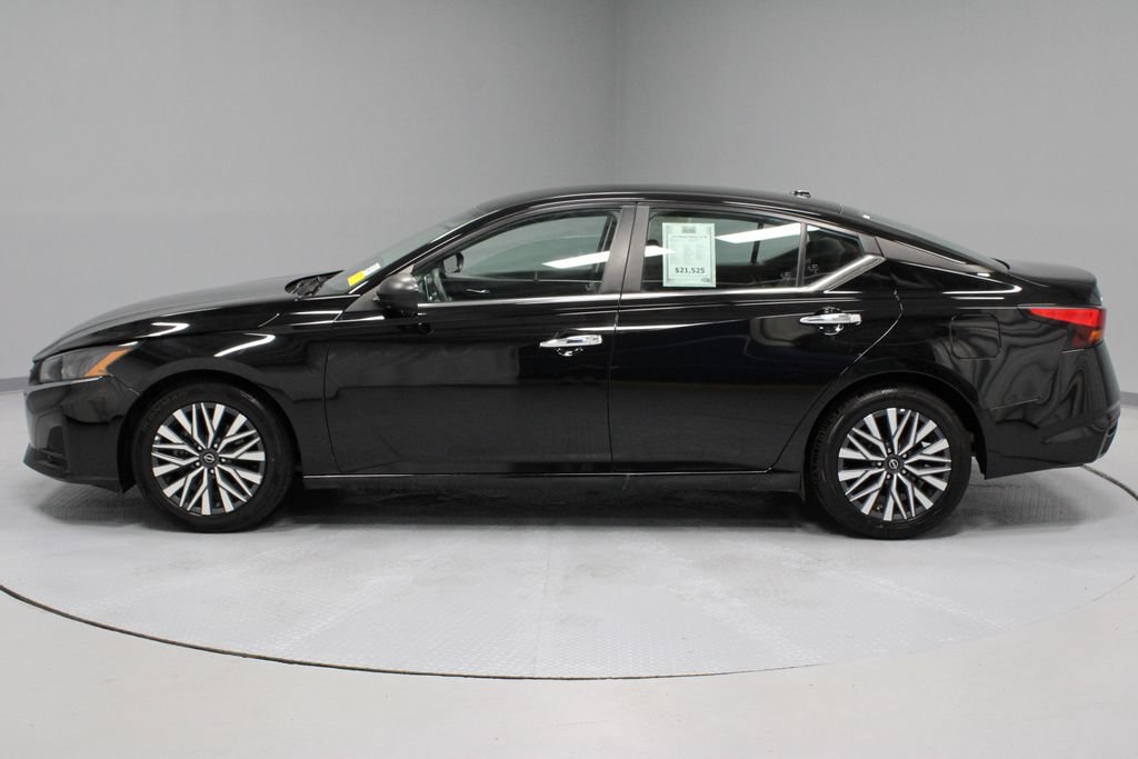 Certified 2024 Nissan Altima 2.5 SV FWD image 8