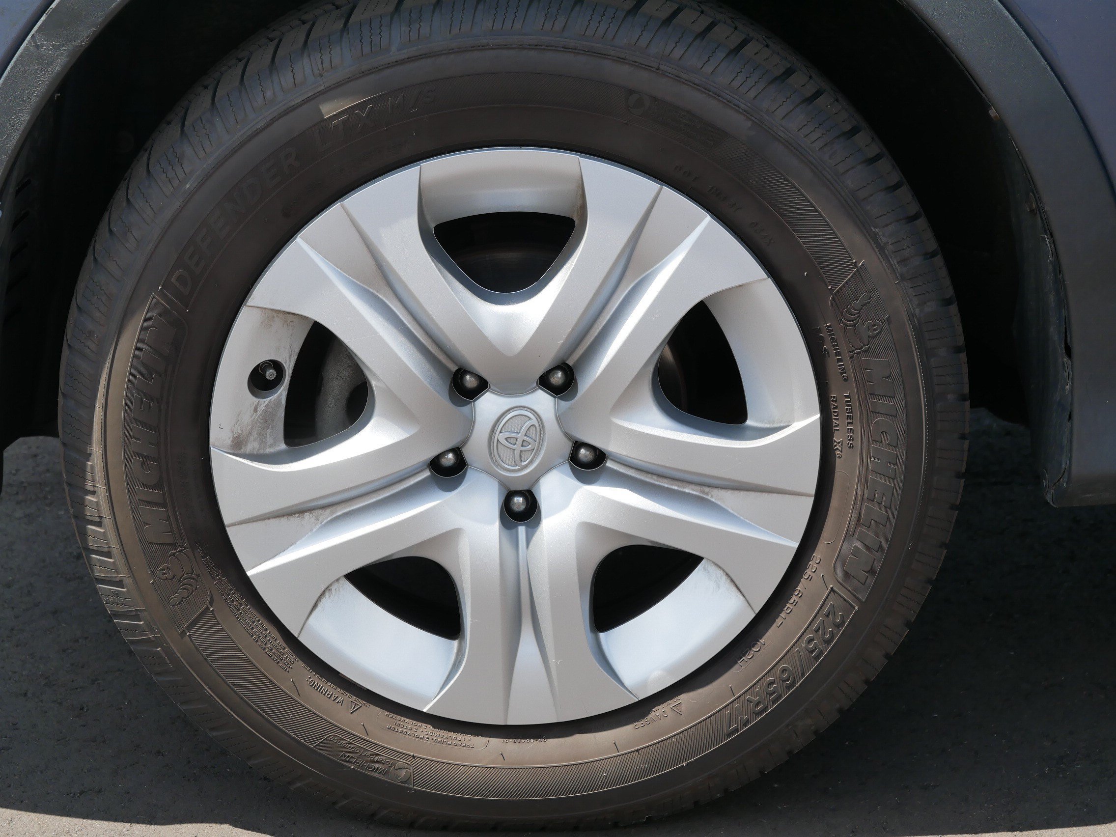 Used 2013 Toyota RAV4 LE AWD/4WD image 9
