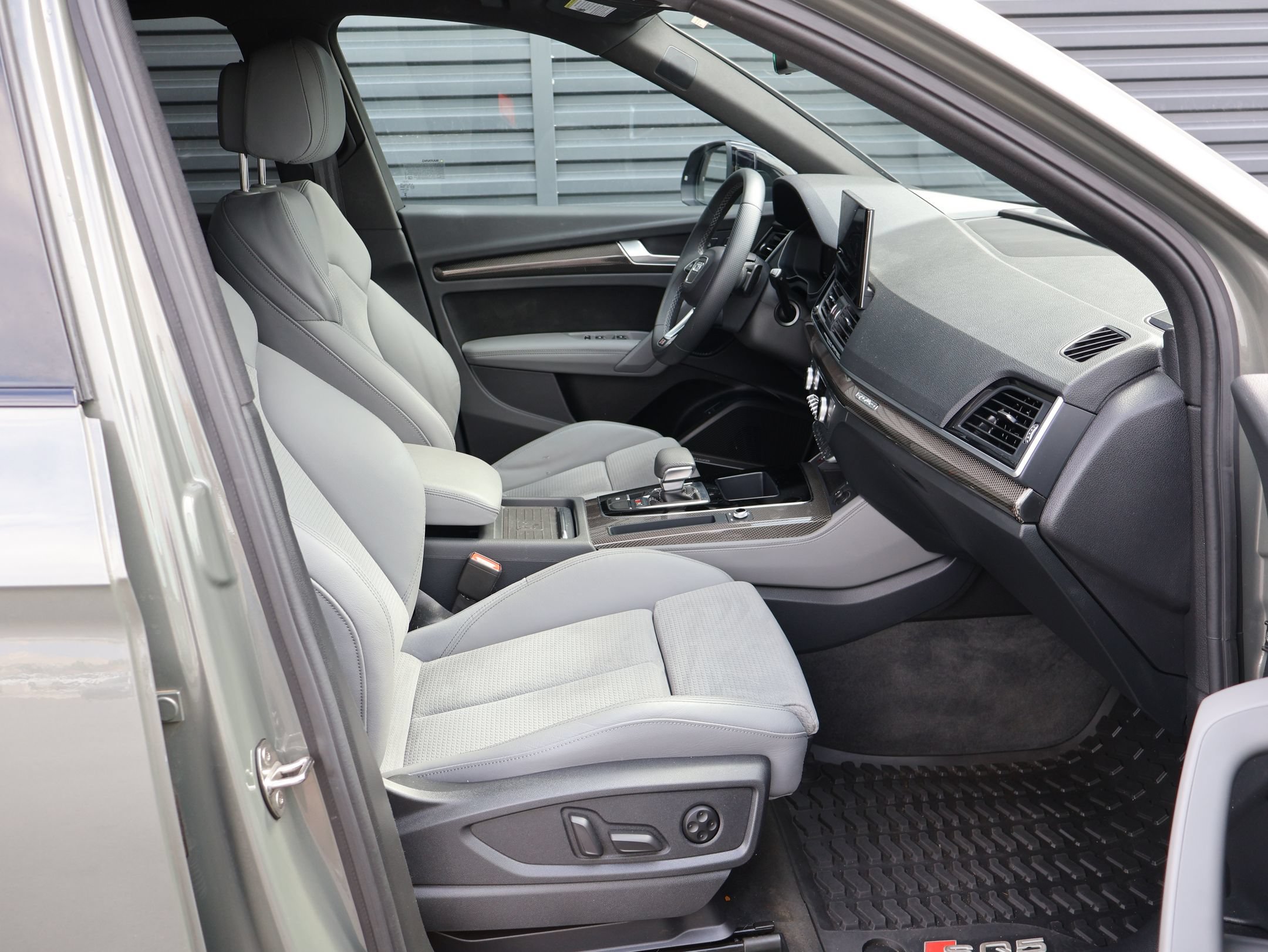 Used 2024 Audi SQ5 Prestige AWD/4WD image 19