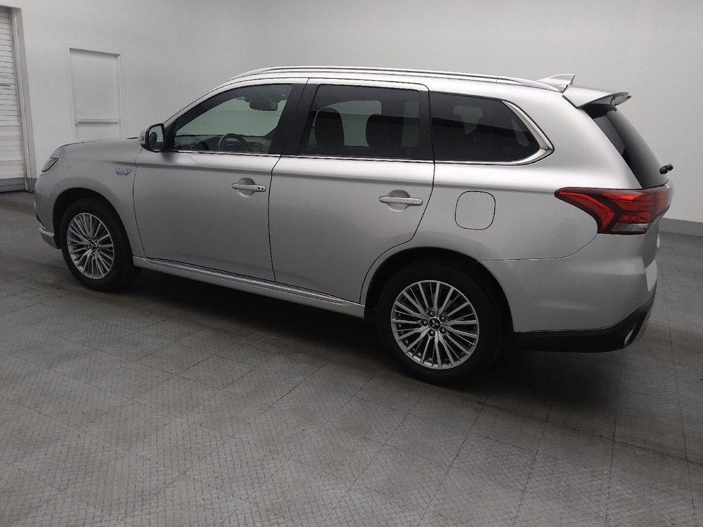 Used 2022 Mitsubishi Outlander LE image 3