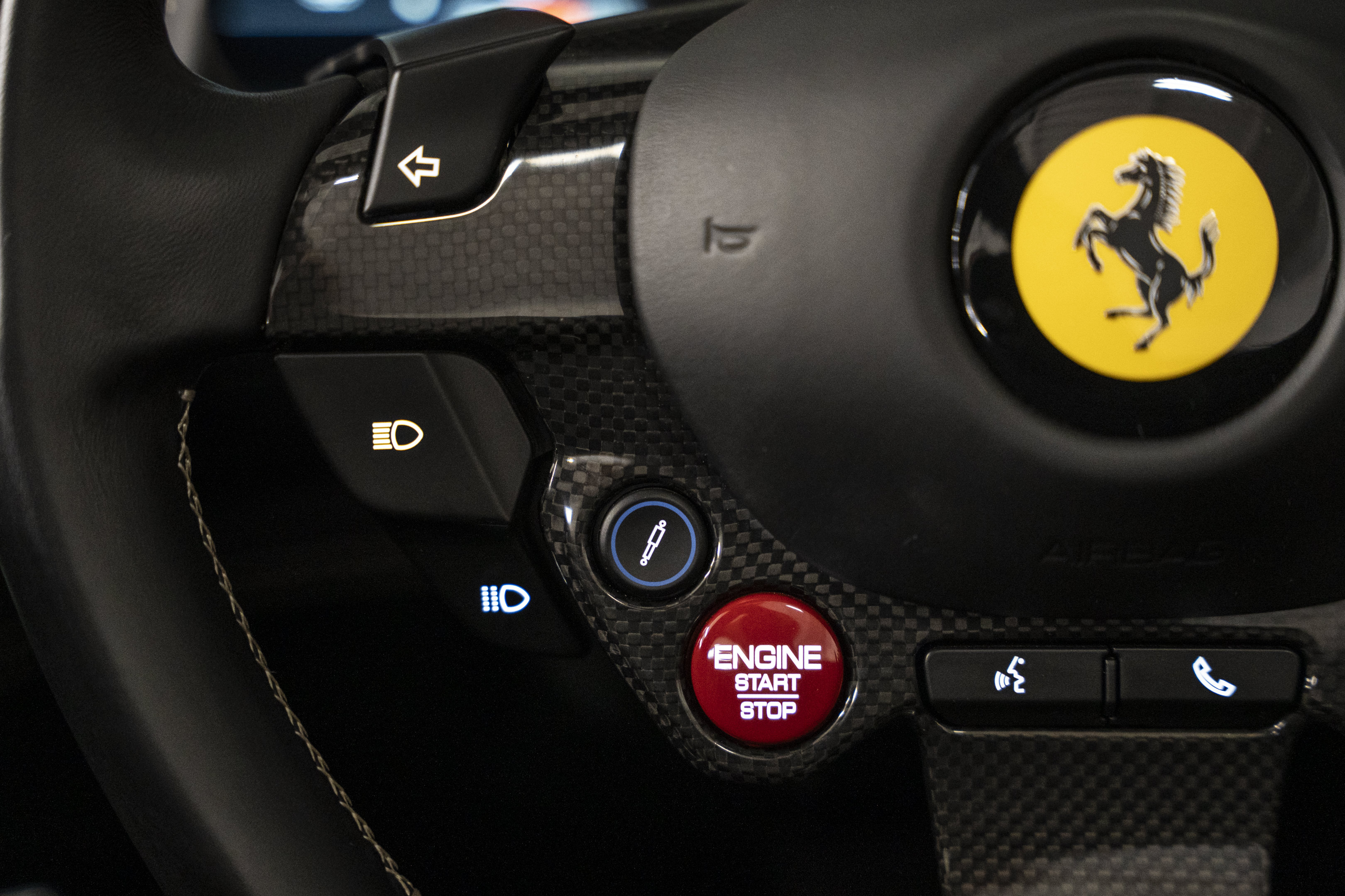 Used 2020 Ferrari Portofino RWD image 39
