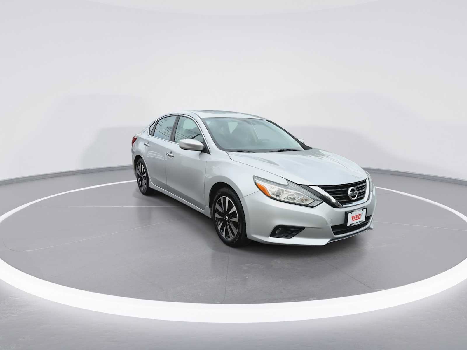 Used 2018 Nissan Altima 2.5 SV FWD image 2