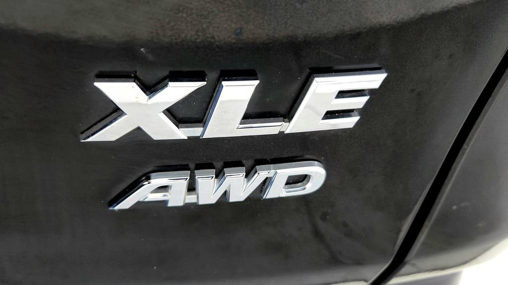 Used 2021 Toyota RAV4 XLE Premium AWD/4WD image 14