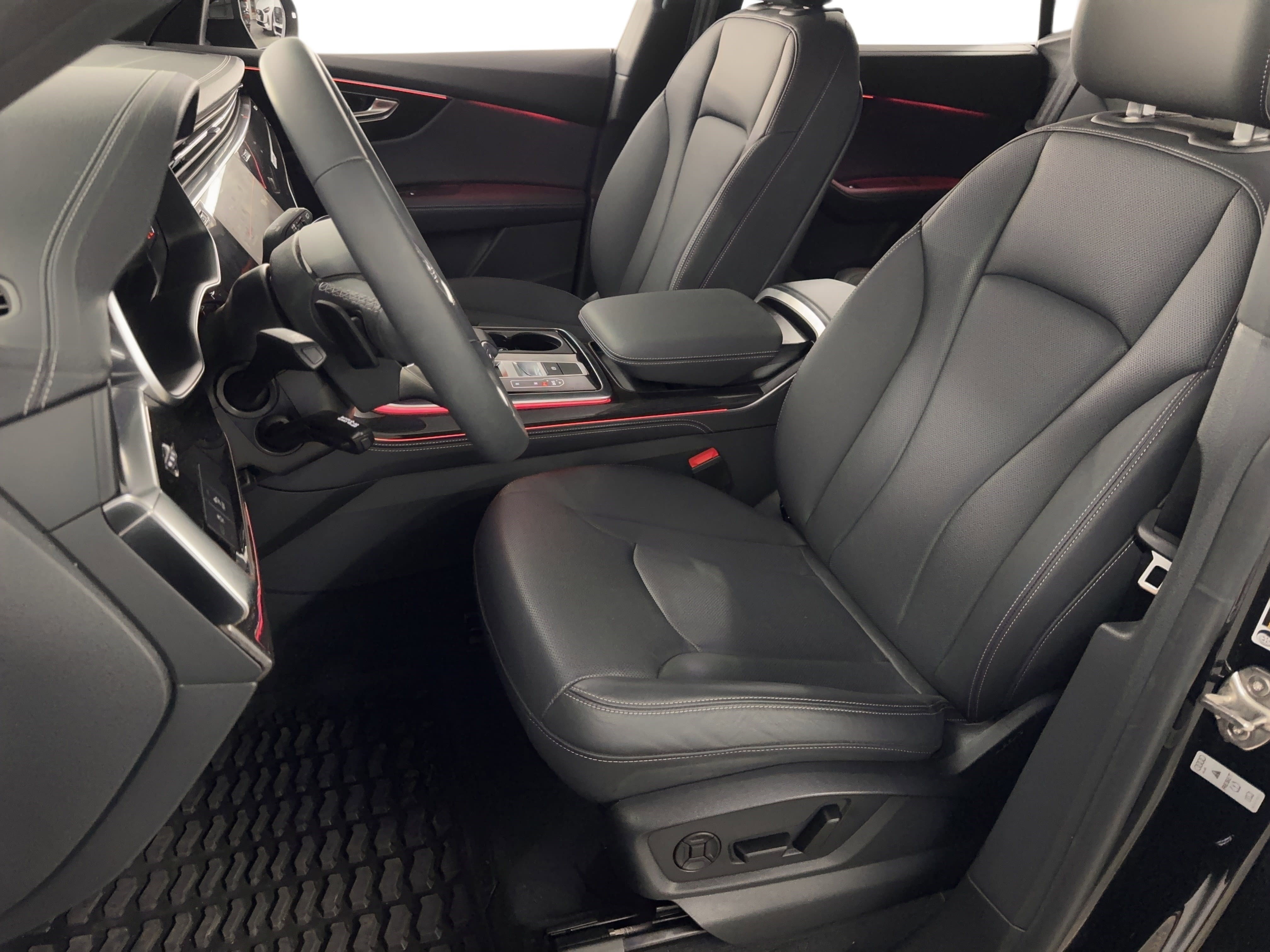 Used 2025 Audi Q8 Premium Plus image 5